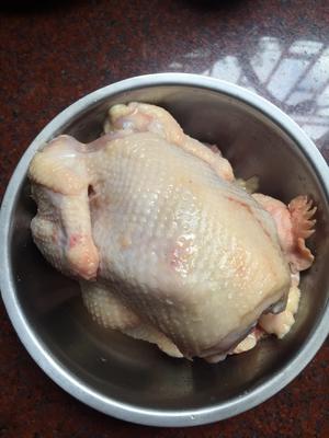 电饭煲版：广式手撕鸡的做法 步骤1