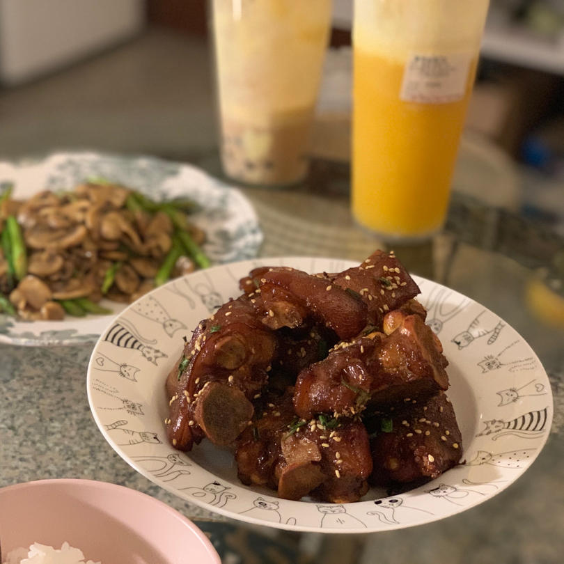 香酥烤猪蹄
