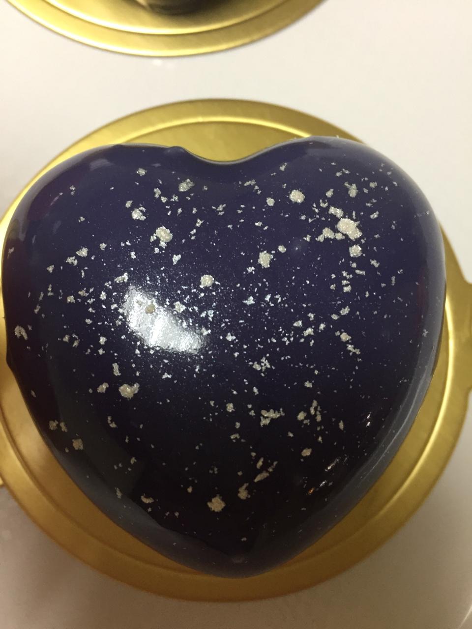 红色光亮淋面