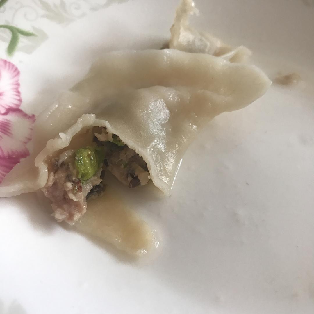 古口鲁鲁做的榆钱馅饺子