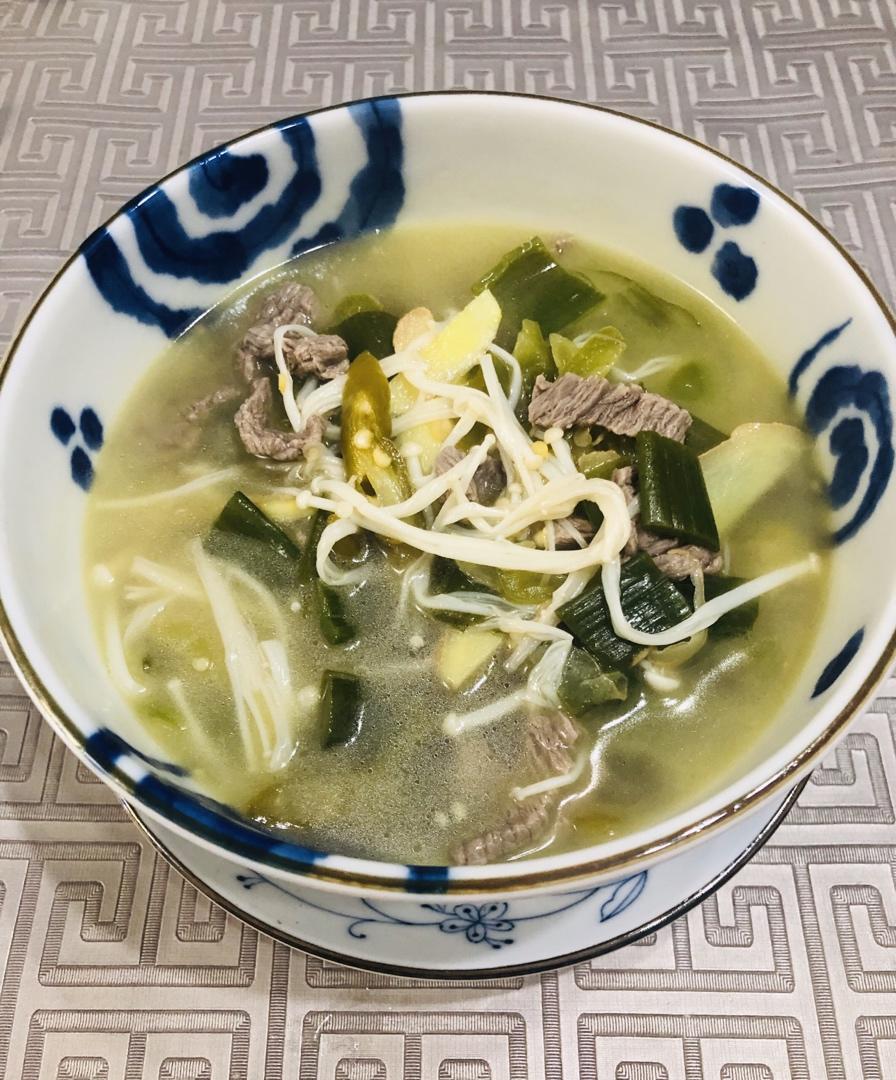 私家酸汤肥牛金针菇