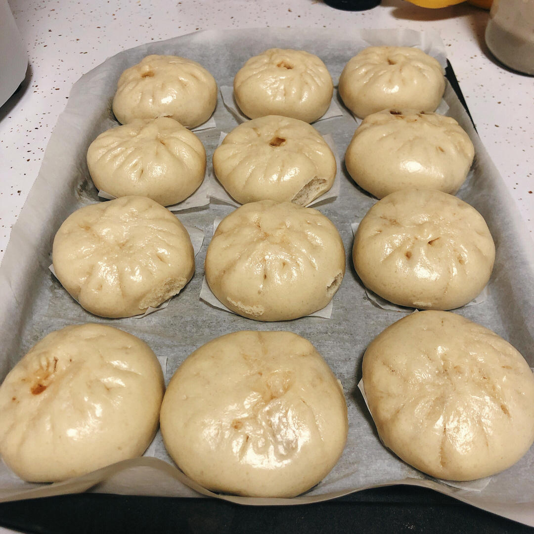 香菇鸡腿酱肉包