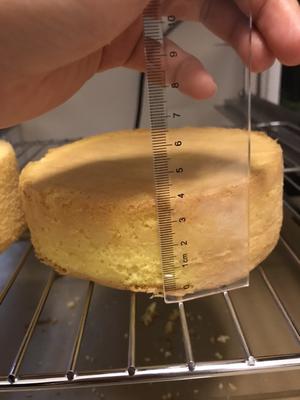 复古草莓奶油蛋糕（海绵蛋糕胚 附花嘴型号）的做法 步骤1