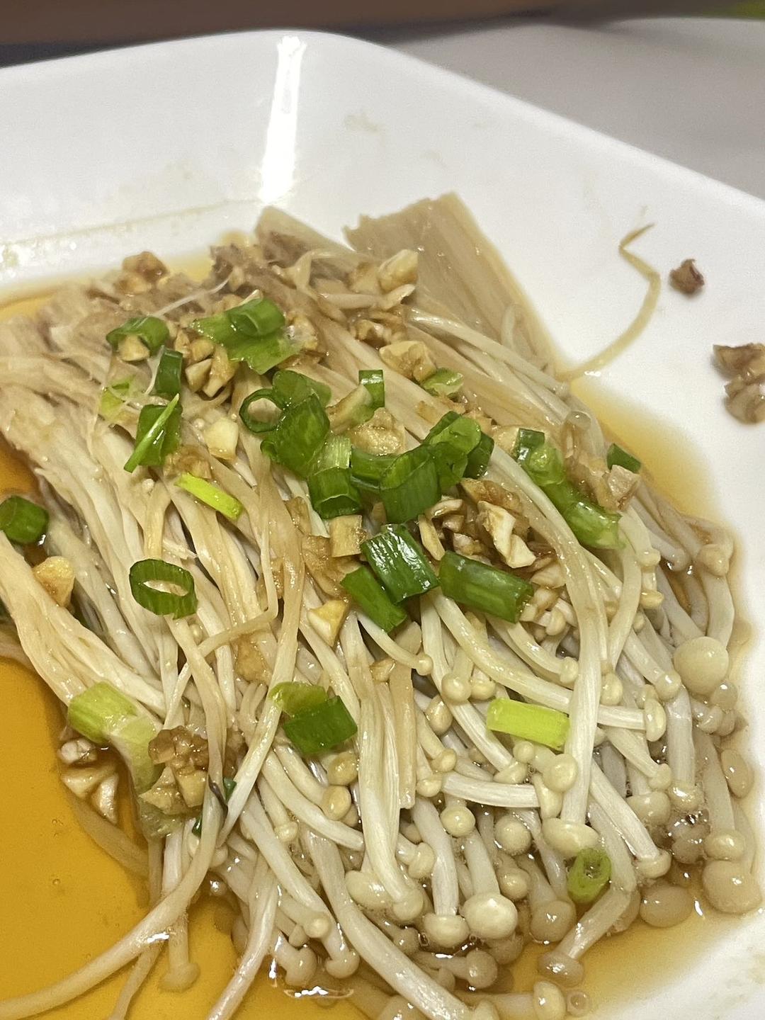【清蒸金针菇--微波炉快手菜】