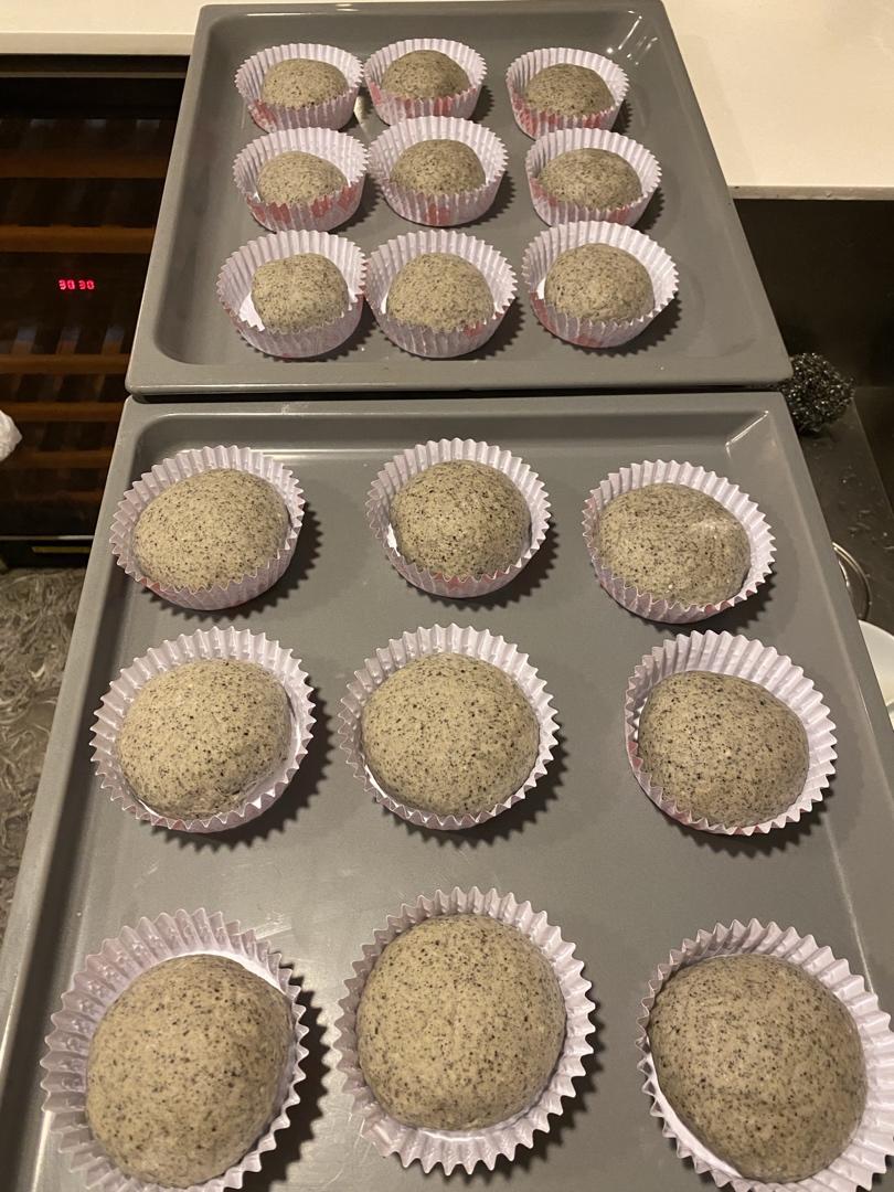 双倍黑芝麻餐包