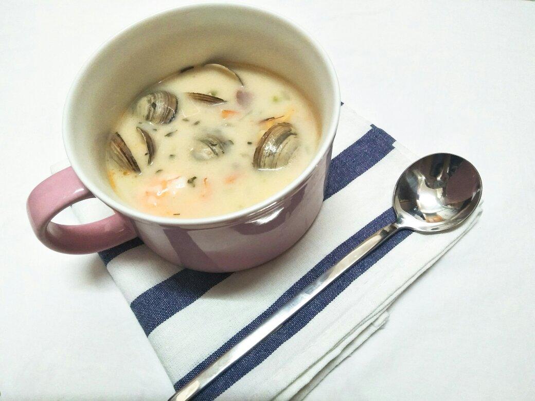 nana95做的超成功91奶油蘑菇蛤蜊海鲜汤