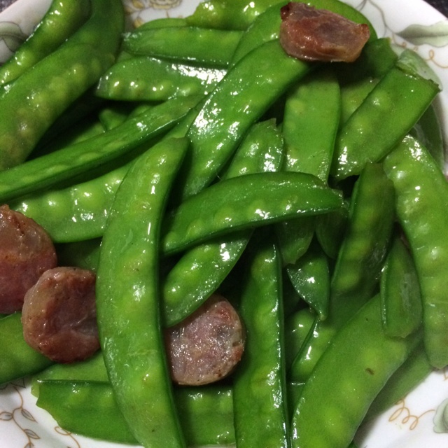 腊肠炒荷兰豆
