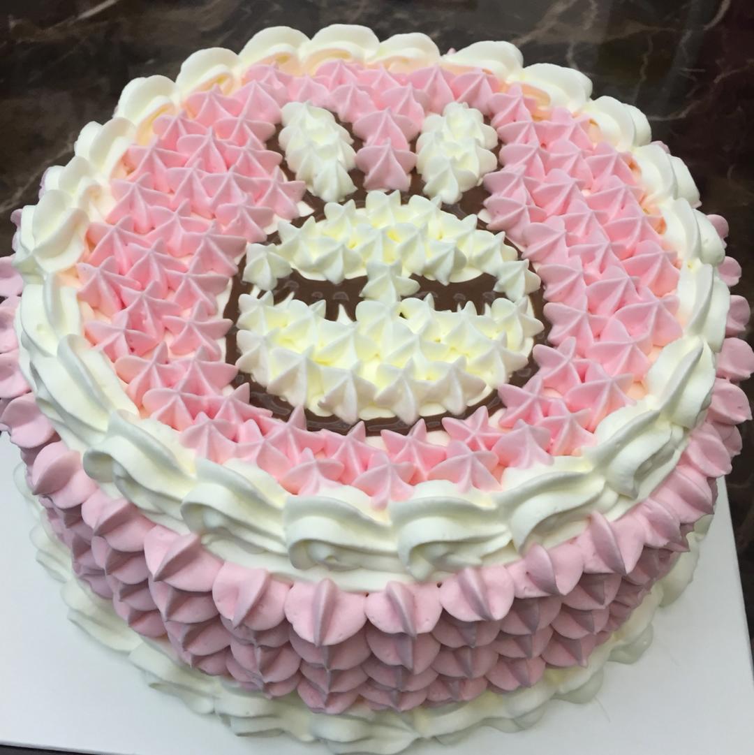 小兔子草莓蛋糕