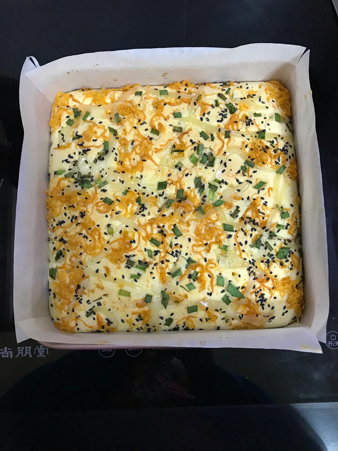 主打就是一个吃不腻，咸香松软还能爆浆的戚风肉松芝士蛋糕！