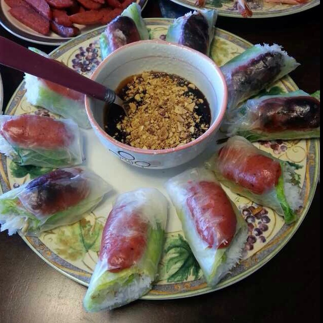 越南米纸卷煎鸡肉杂蔬