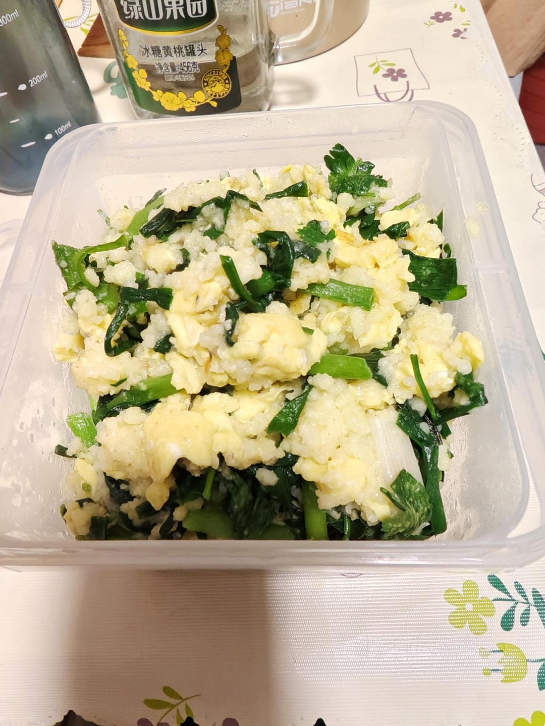 黄澄澄的炒黄金小米饭