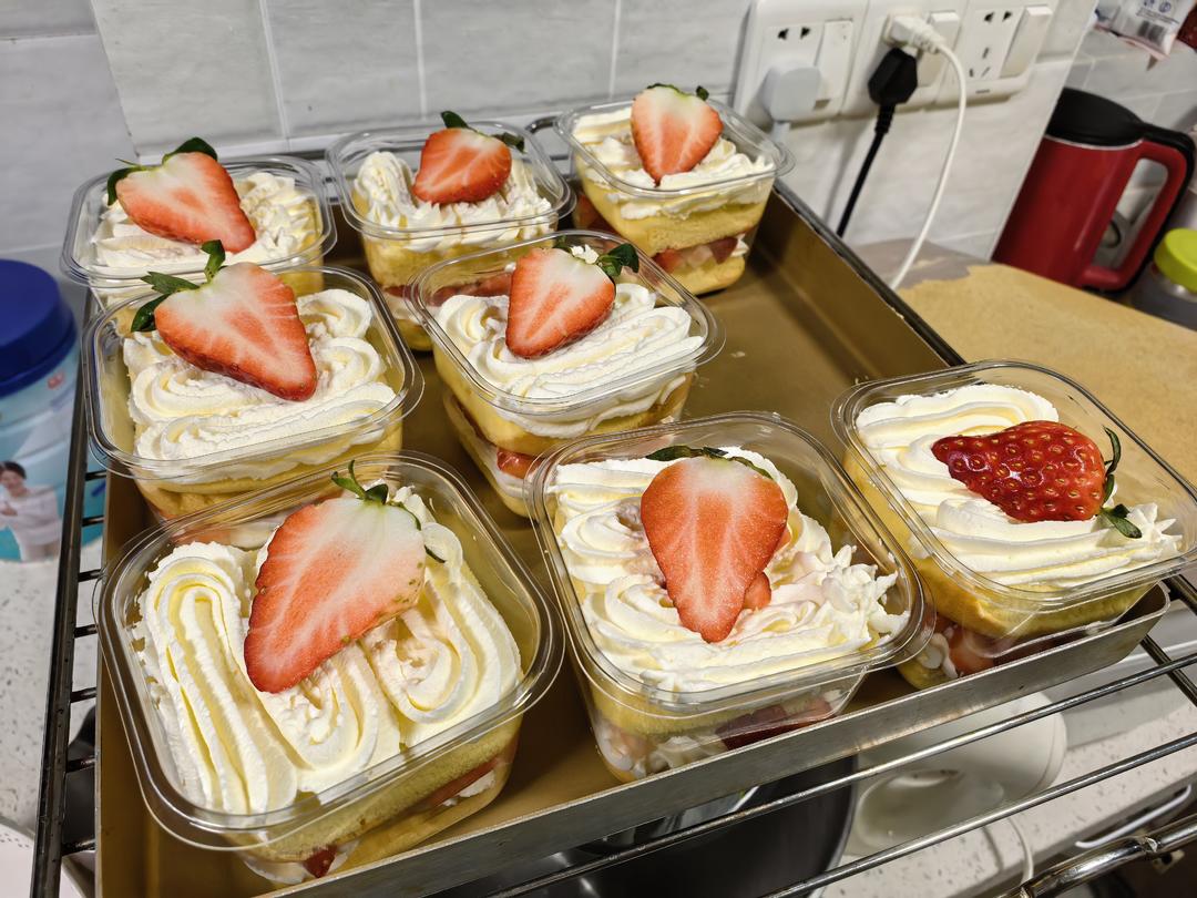 🍓草莓季甜品｜『高颜值』草莓奶油蛋糕杯🍧