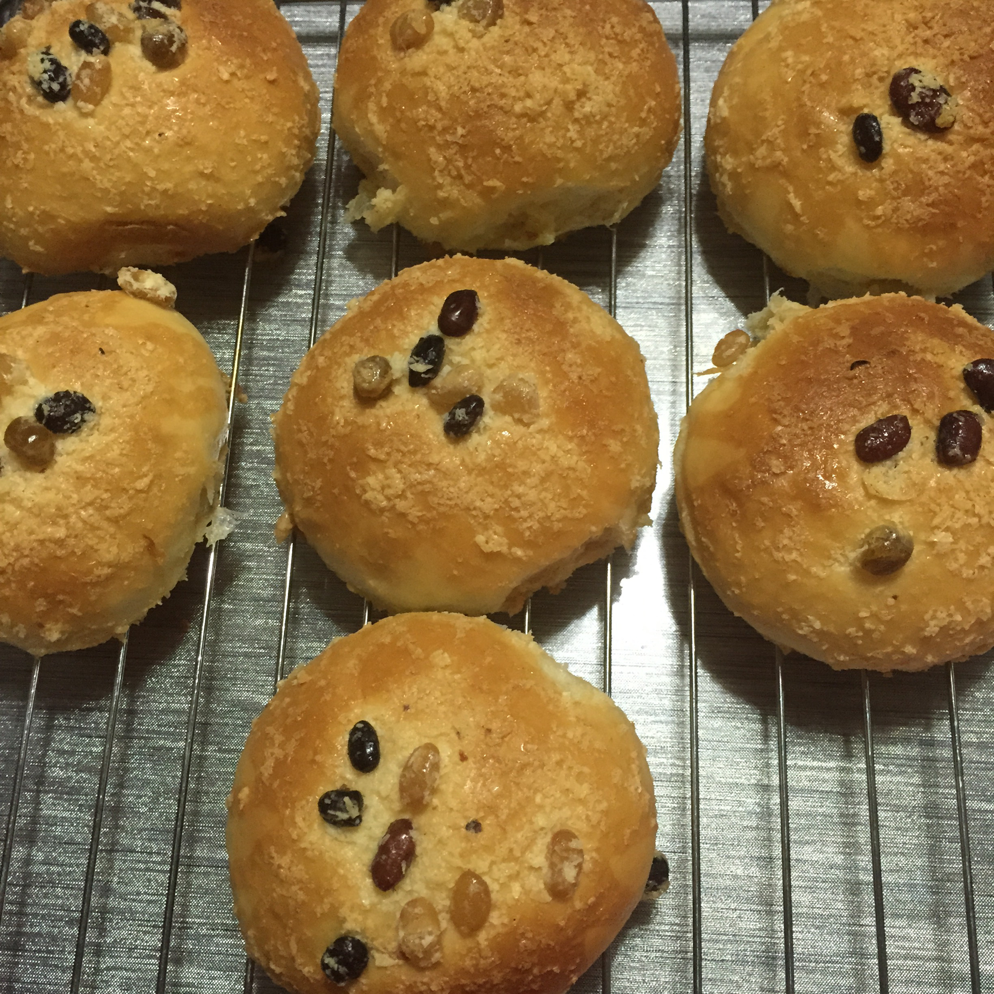 椰蓉蜜豆泡浆面包