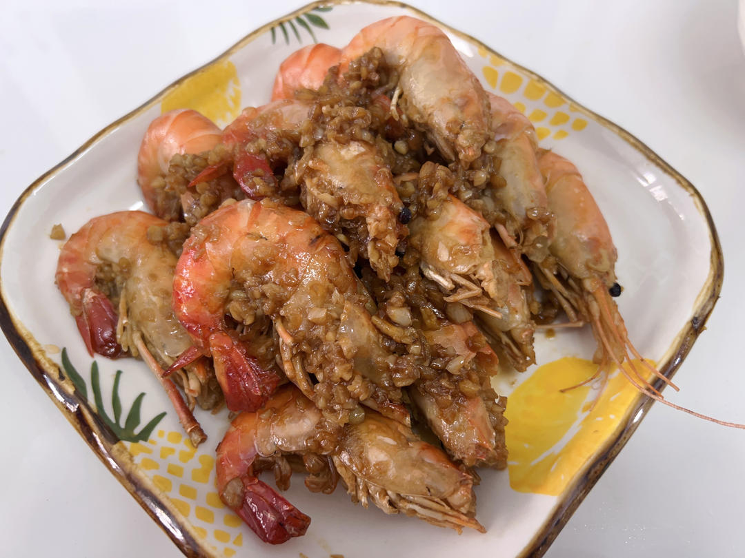 好吃到舔手的蒜爆罗氏虾（零失败，巨好吃)