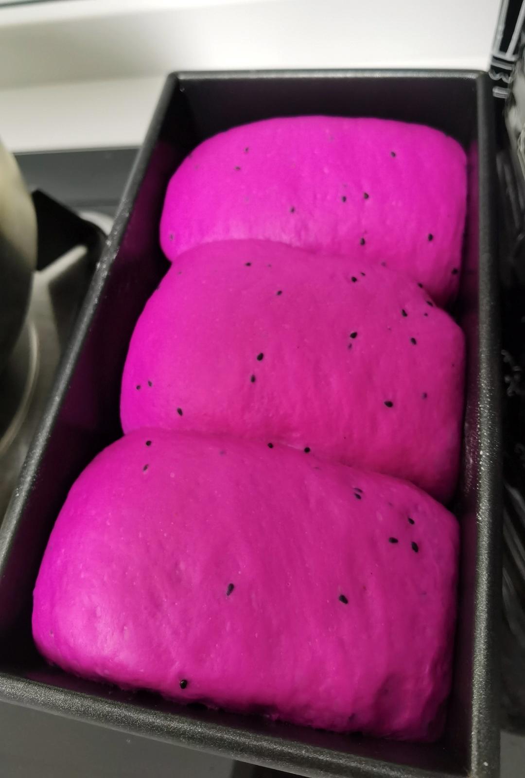 一发不可收拾👍的火龙果🌈软吐司🍞