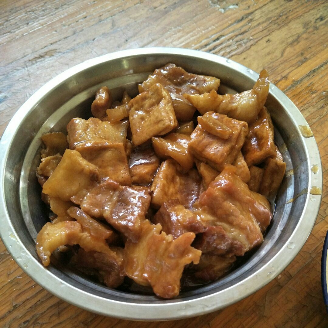 豆腐午餐肉五花肉焖香菇