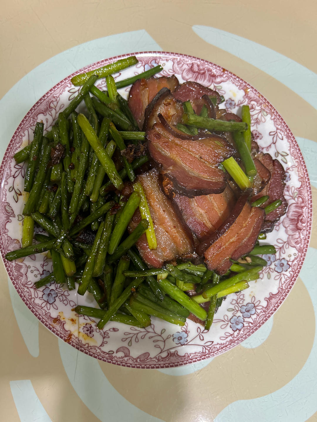 超级下饭的一道菜蒜苔炒风干腊肉