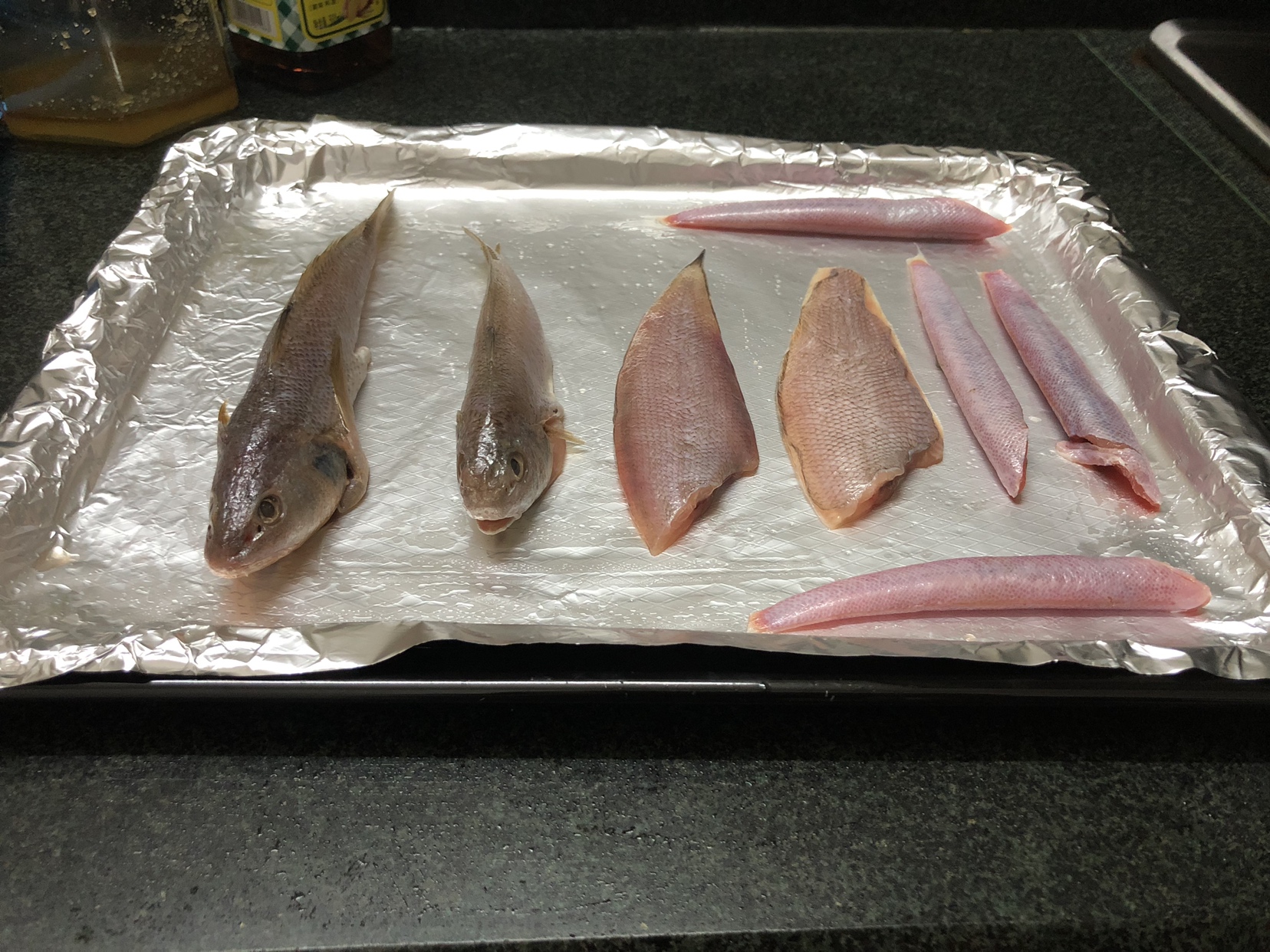 烤鱼鱼的做法 步骤2