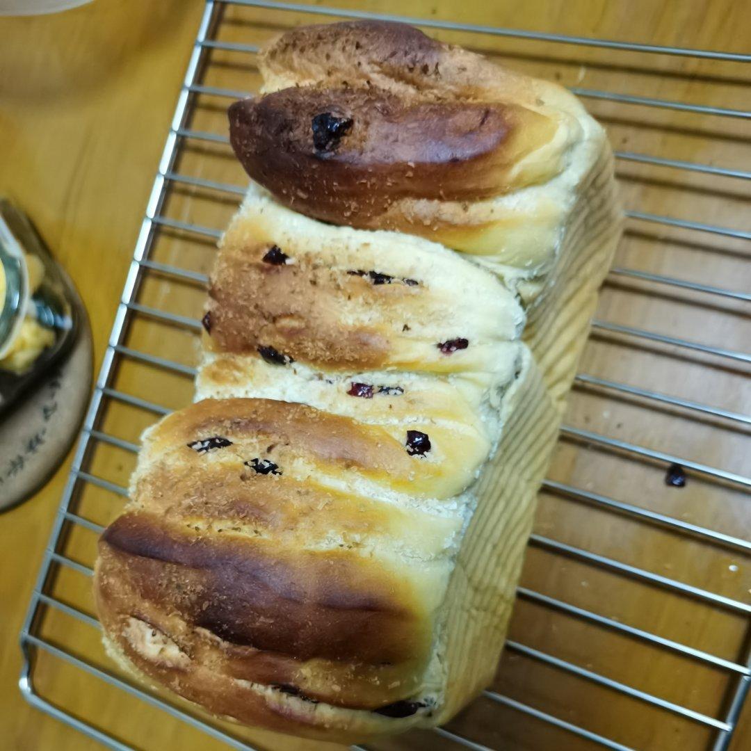 手撕蔓越莓炼乳吐司