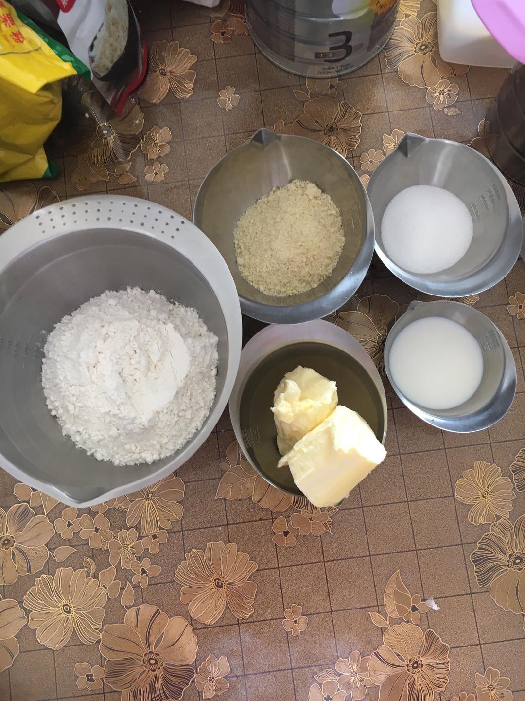 纯奶手撕吐司的做法 步骤1