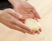日式炸薯泥饼【日本料理】的做法 步骤2