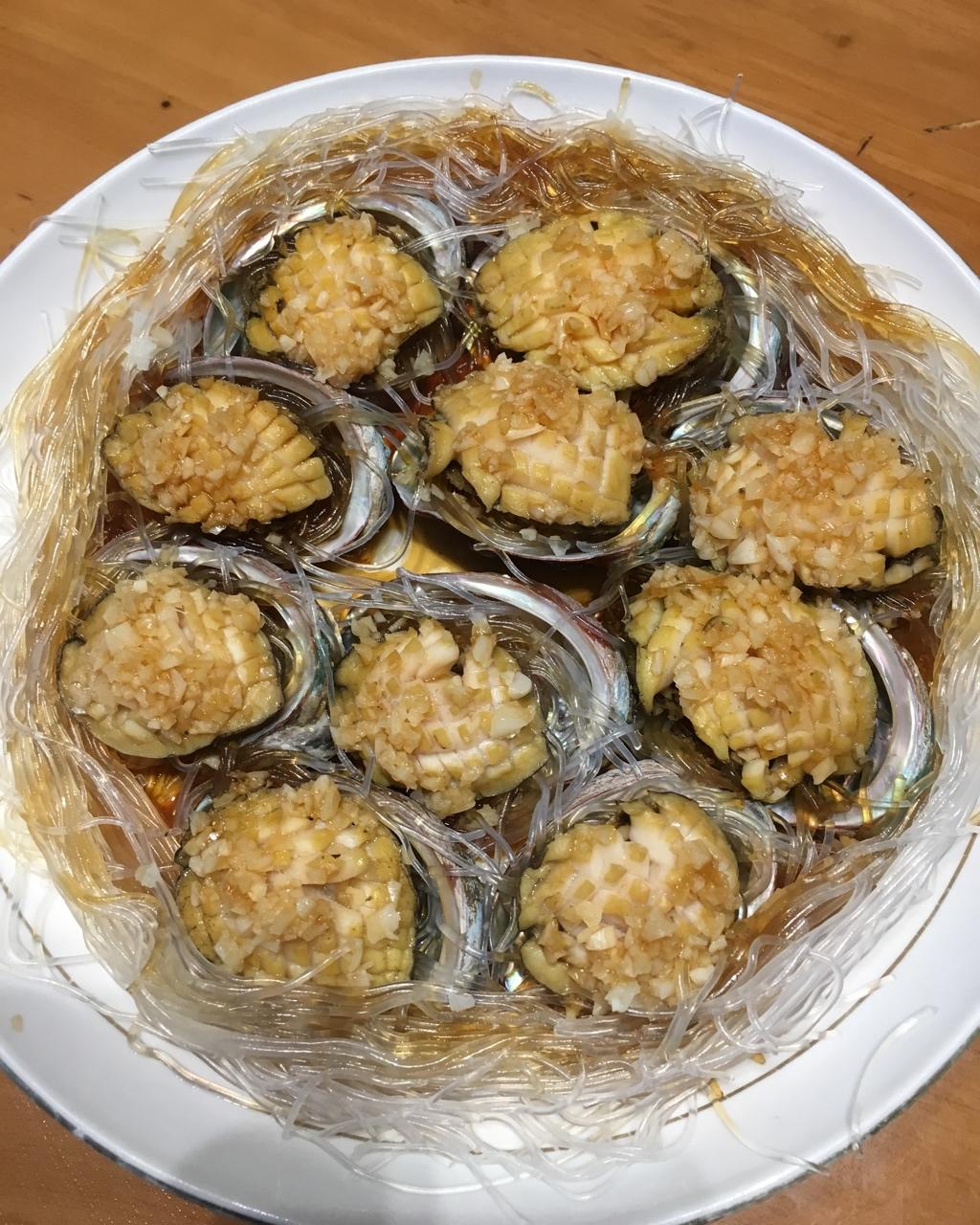 蒜蓉粉丝蒸鲍鱼