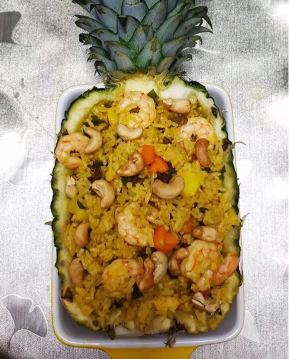 菠萝大虾咖喱饭