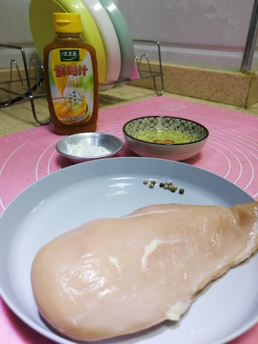 鸡汁胸肉丸+太太乐鲜鸡汁快手菜的做法 步骤1
