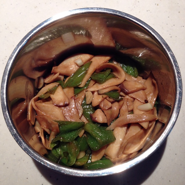 青椒素炒杏鲍菇