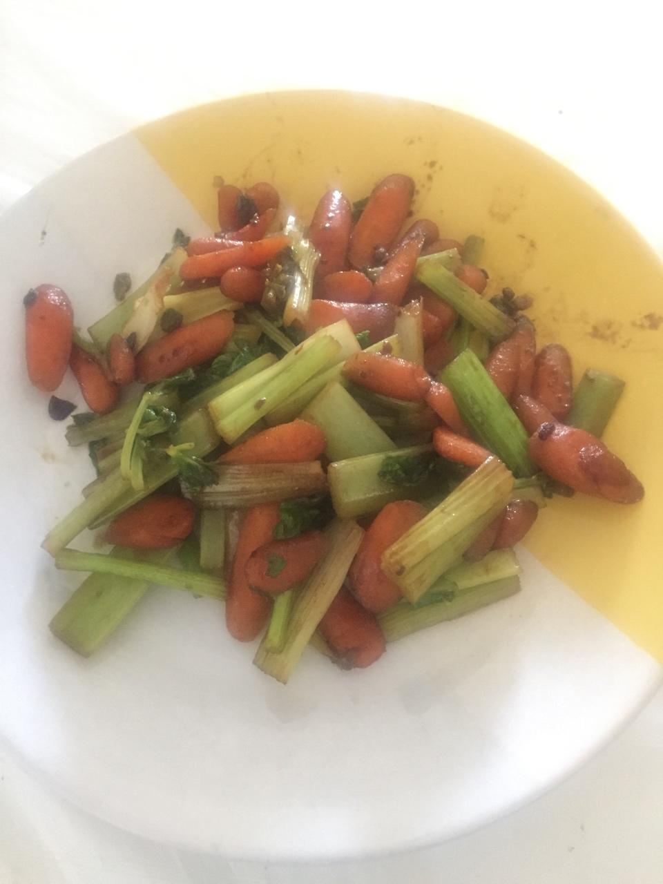 芹菜炒胡萝卜