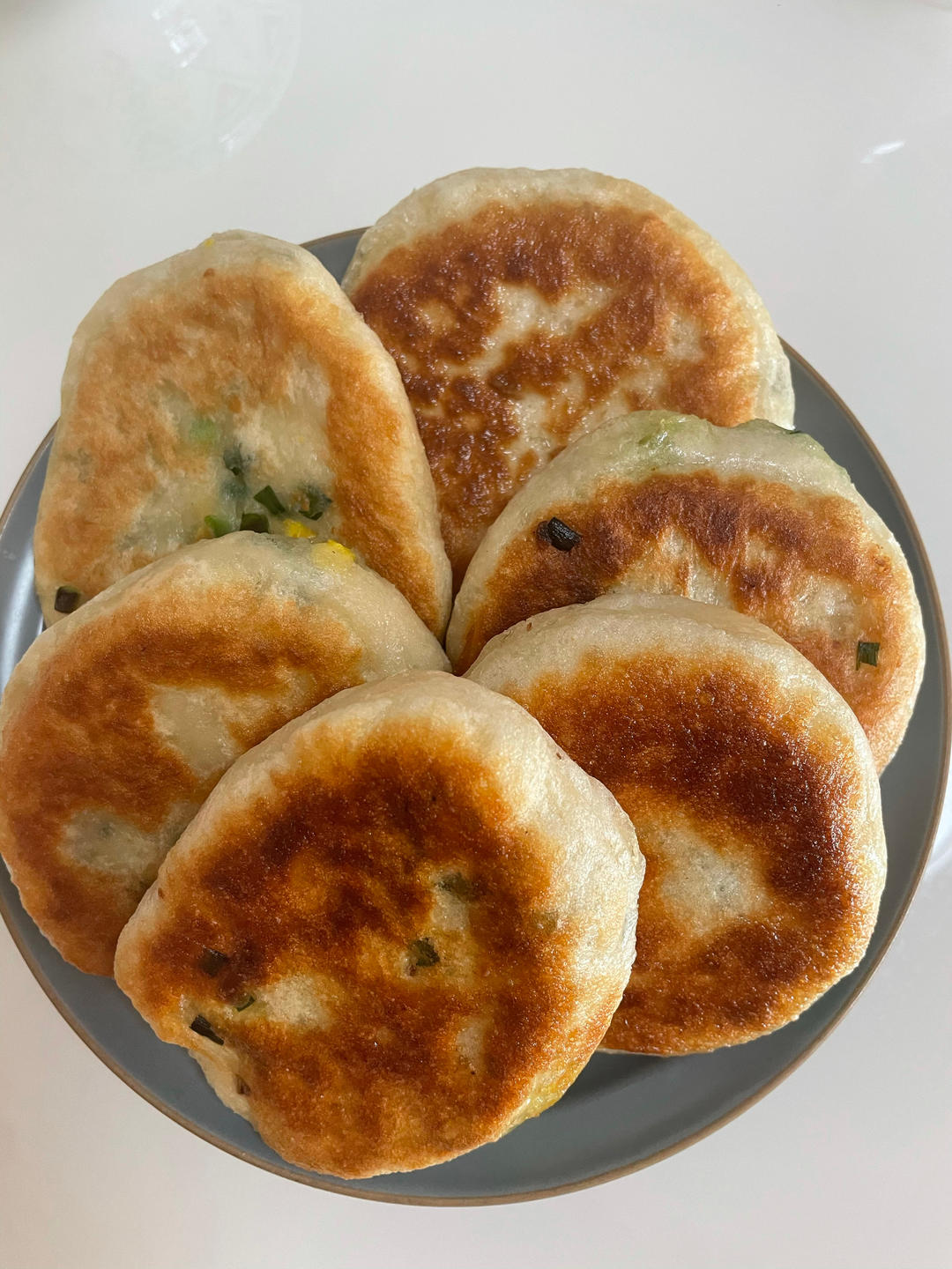 万能饼皮韭菜鸡蛋馅饼，满满的馅大大咬一口