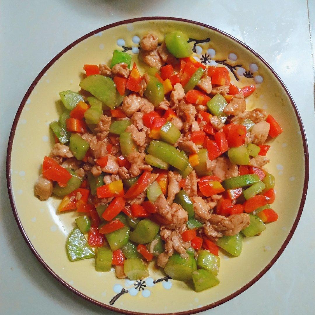 胡萝卜黄瓜鸡胸肉