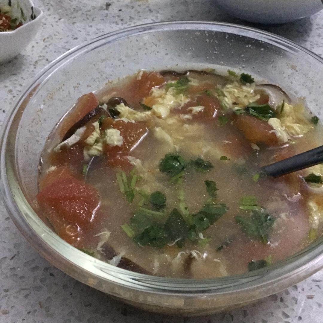 有肉感的蘑菇番茄汤