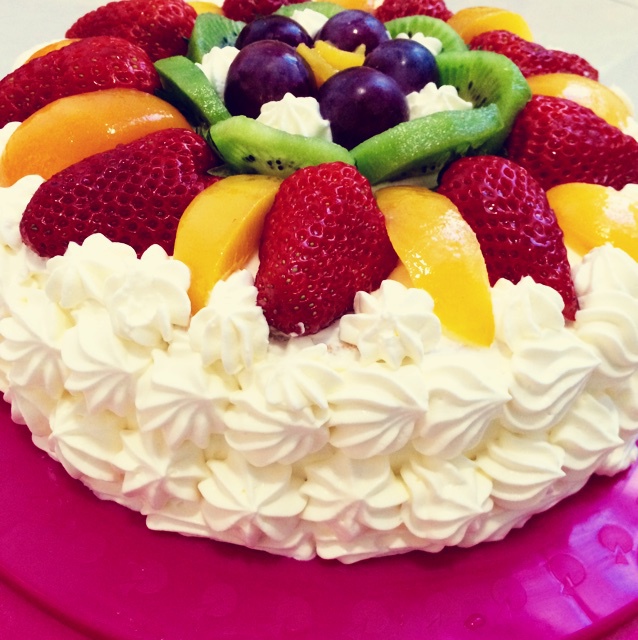 奶油水果装饰蛋糕