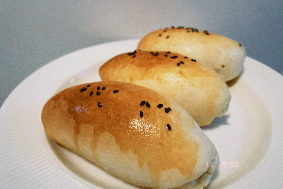 巨满足的肉松面包