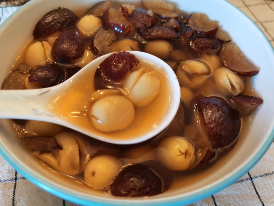 宝玉同款方子:养脾胃,补气血,不垮脸的建莲红枣汤的做法