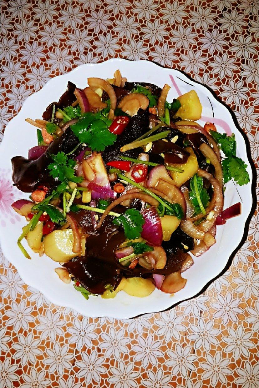 凉拌洋葱木耳–通血管开胃快手凉菜