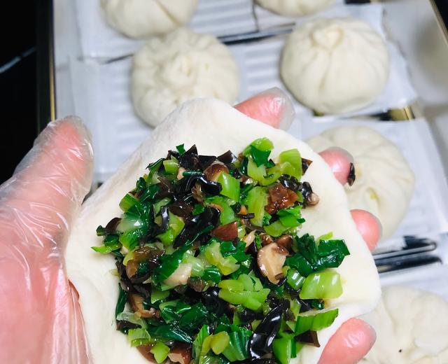 在家也能吃上海的香菇菜包