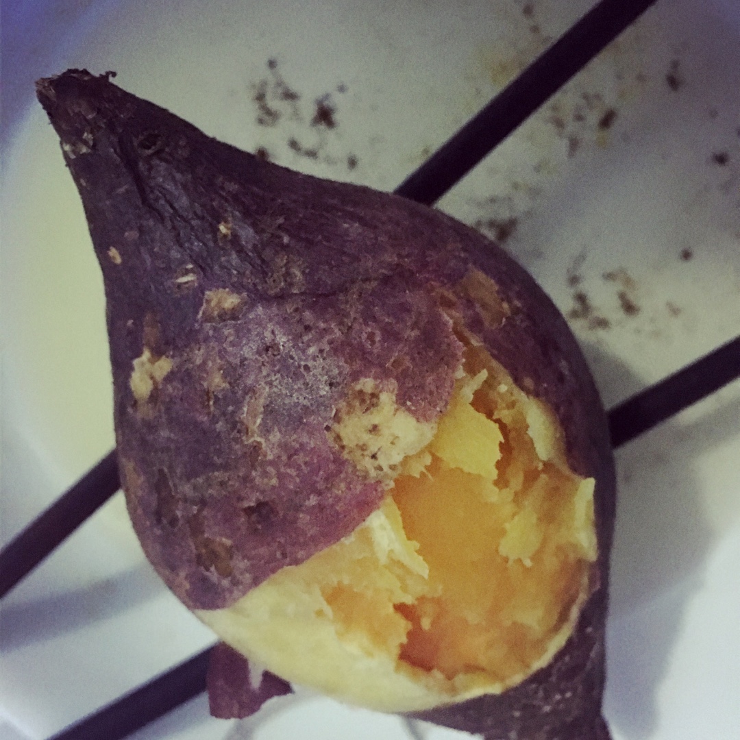 【健康三餐】简单好吃的微波炉烤红薯