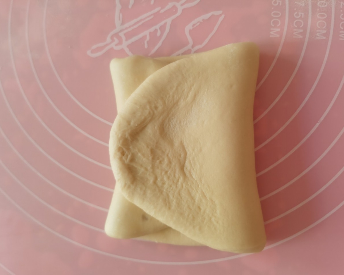不用熬夜做面包了～成功率高、香软拉丝的北海道吐司（省时的中种法）的做法 步骤16
