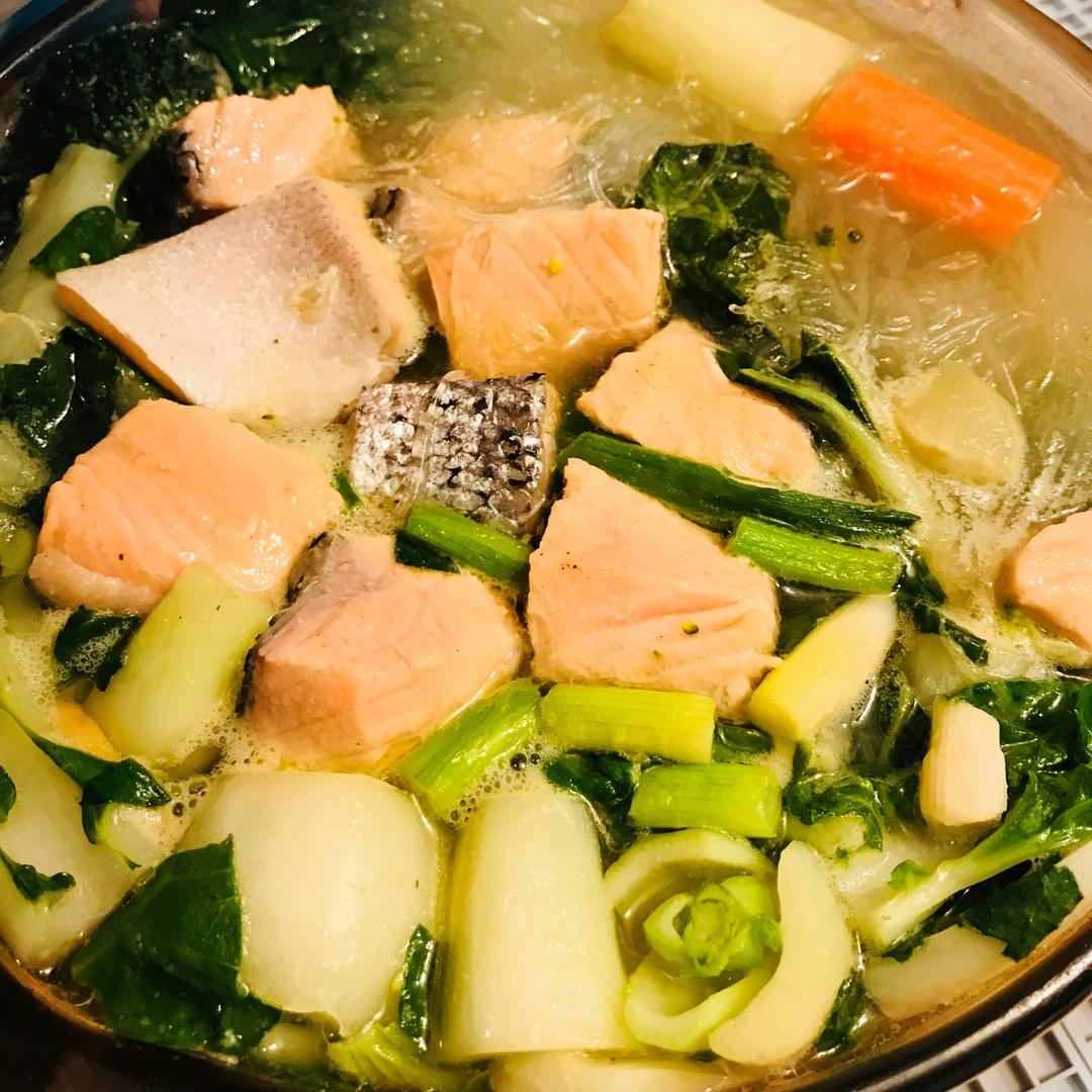 番茄豆腐三文鱼骨汤