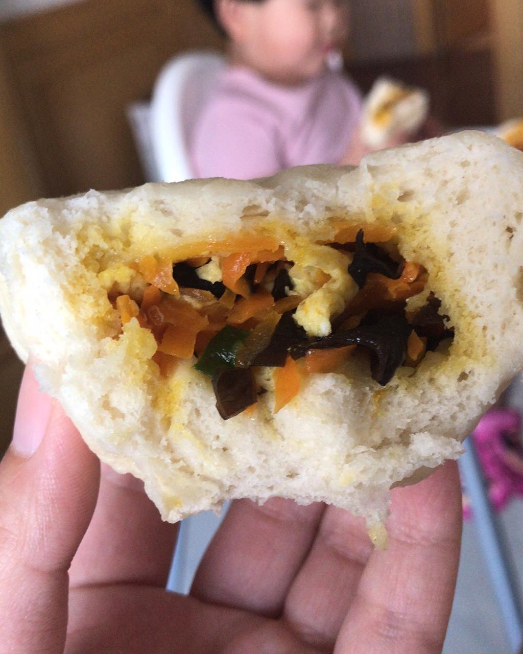 胡萝卜木耳鸡蛋素包子