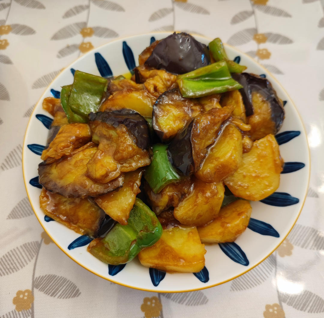 最好吃的地三鲜做法～米饭至少多吃一碗
