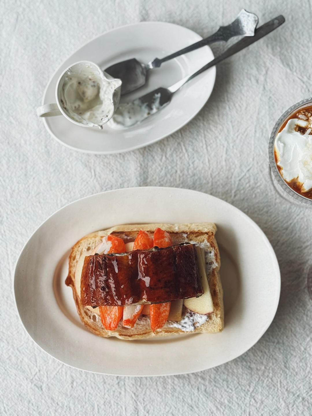 蒲烧鳗鱼蟹柳苹果三明治