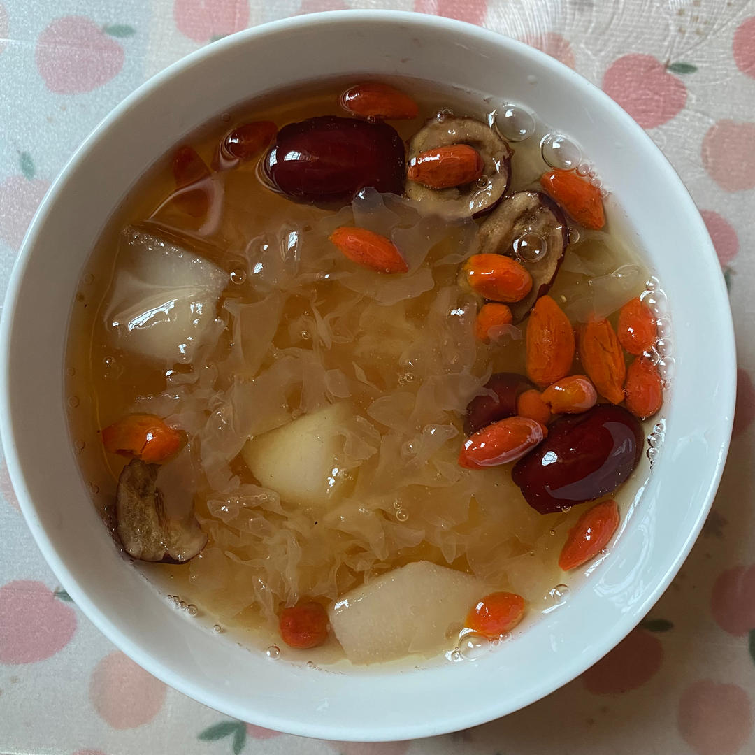 冰糖银耳梨汤
