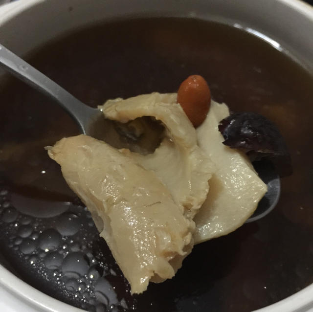 鳕鱼胶虫草花汤