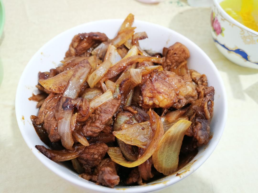 洋葱炒肉丝