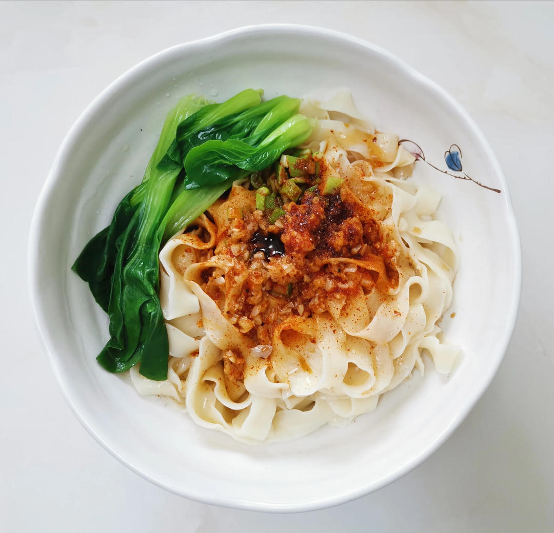 陕西正宗油泼面，简单快手，好吃到灵魂出窍