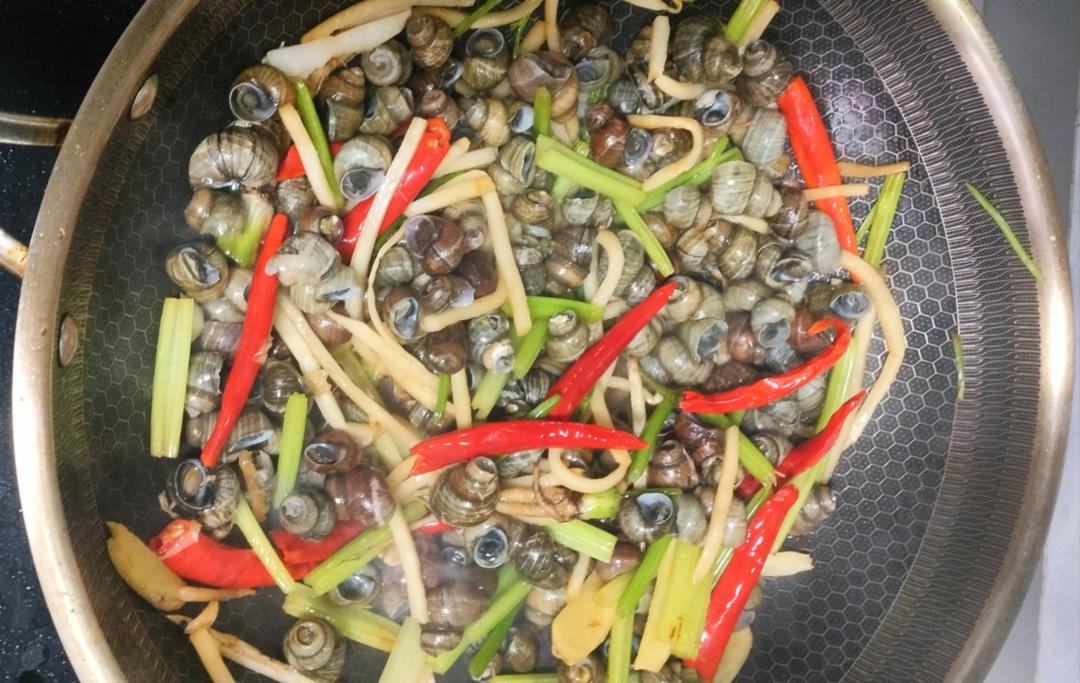紫苏石螺鸡