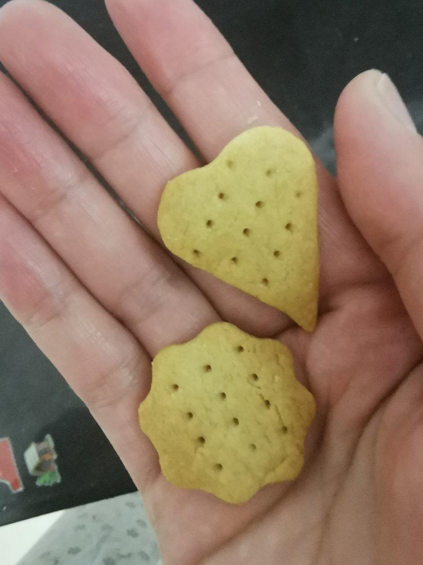 嘎嘣脆小饼干（无臭粉无泡打粉），不用晾凉就是脆的，儿时的味道